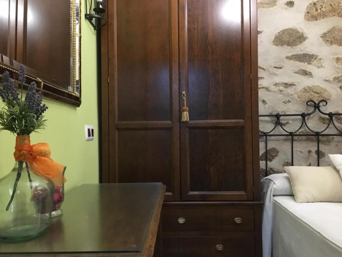 Casa Rural La Antigua Tahona กันเดลาริโอ ภายนอก รูปภาพ