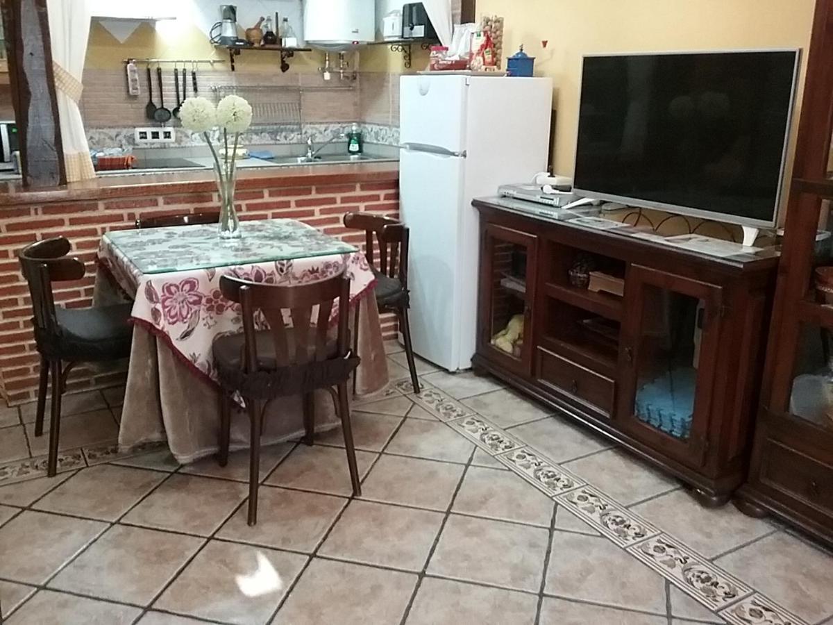 Casa Rural La Antigua Tahona กันเดลาริโอ ภายนอก รูปภาพ